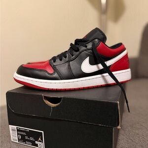 Air Jordan 1 low (pre-loved used once)